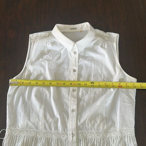 Elie Tahari Women’s White Sleeveless Button Down Blouse with Fringes Size Medium - Picture 9 of 11
